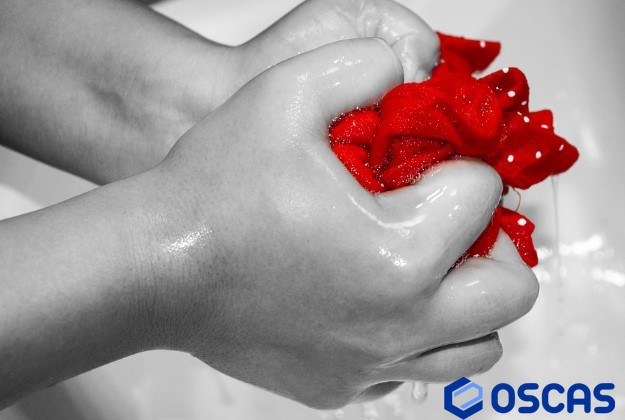 Hal penting yang harus diperhatikan dalam mencuci kaos dari noda minyak Hal penting yang harus diperhatikan dalam mencuci kaos dari noda minyak